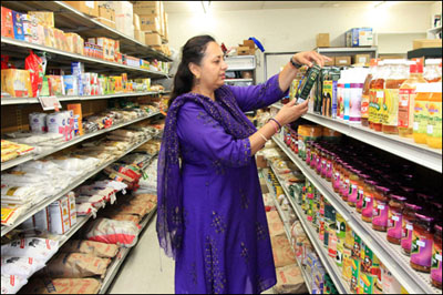 kwality in store : Sarita Khosla - Kwality Indian Foods & Fashions in Ontario California